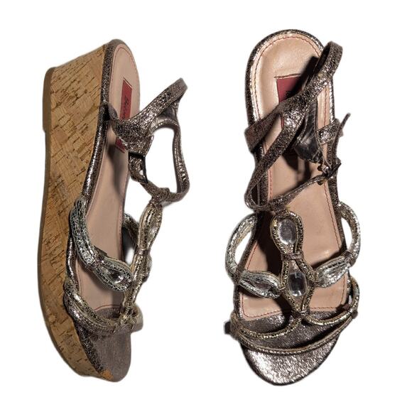 Betseyville Betsey Johnson Silver Metallic Embellished Faux Leather Sandals Sz 5 - Picture 1 of 6